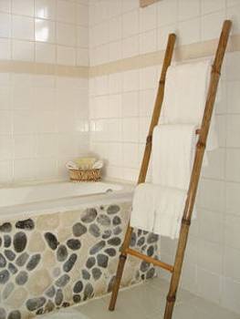 Deep Soaking Bathtub